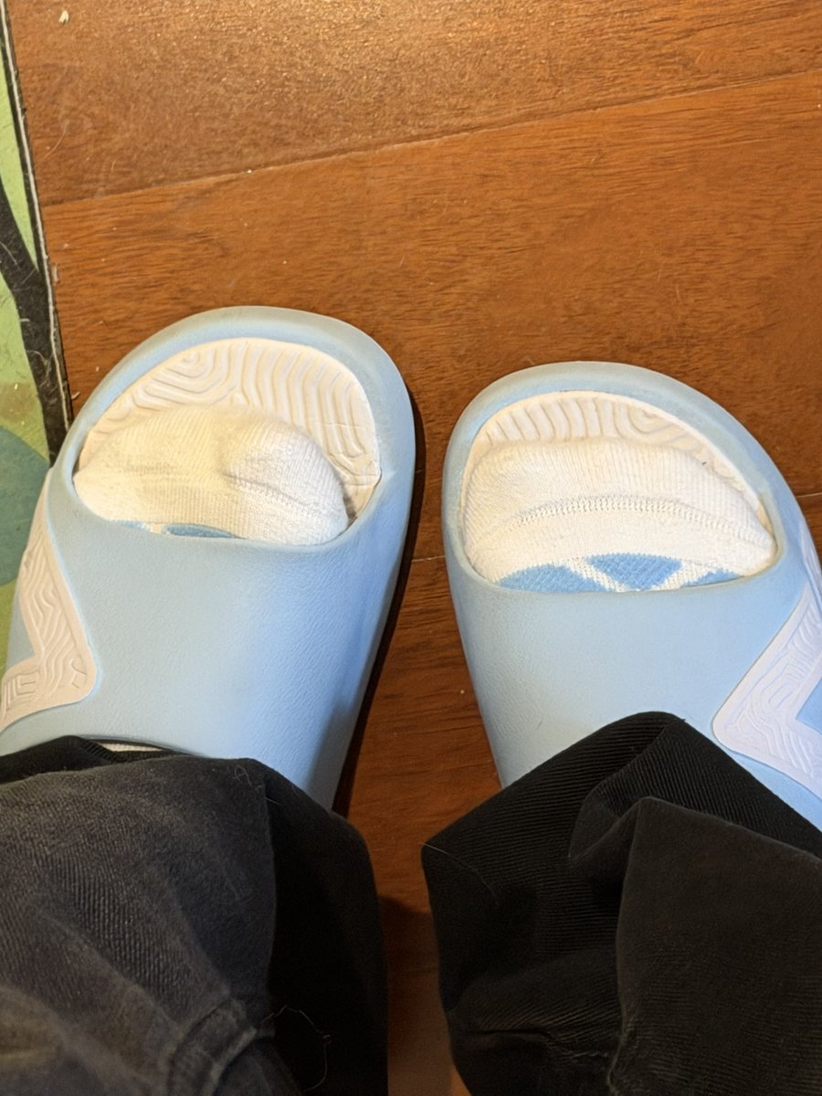 DssQWoaIn's tweet photo. 真的好可爱..感觉要焊在脚上了捏（点赞转发➕关注 抽一个送！国庆开奖！） https://t.co/LagwJnVBFA