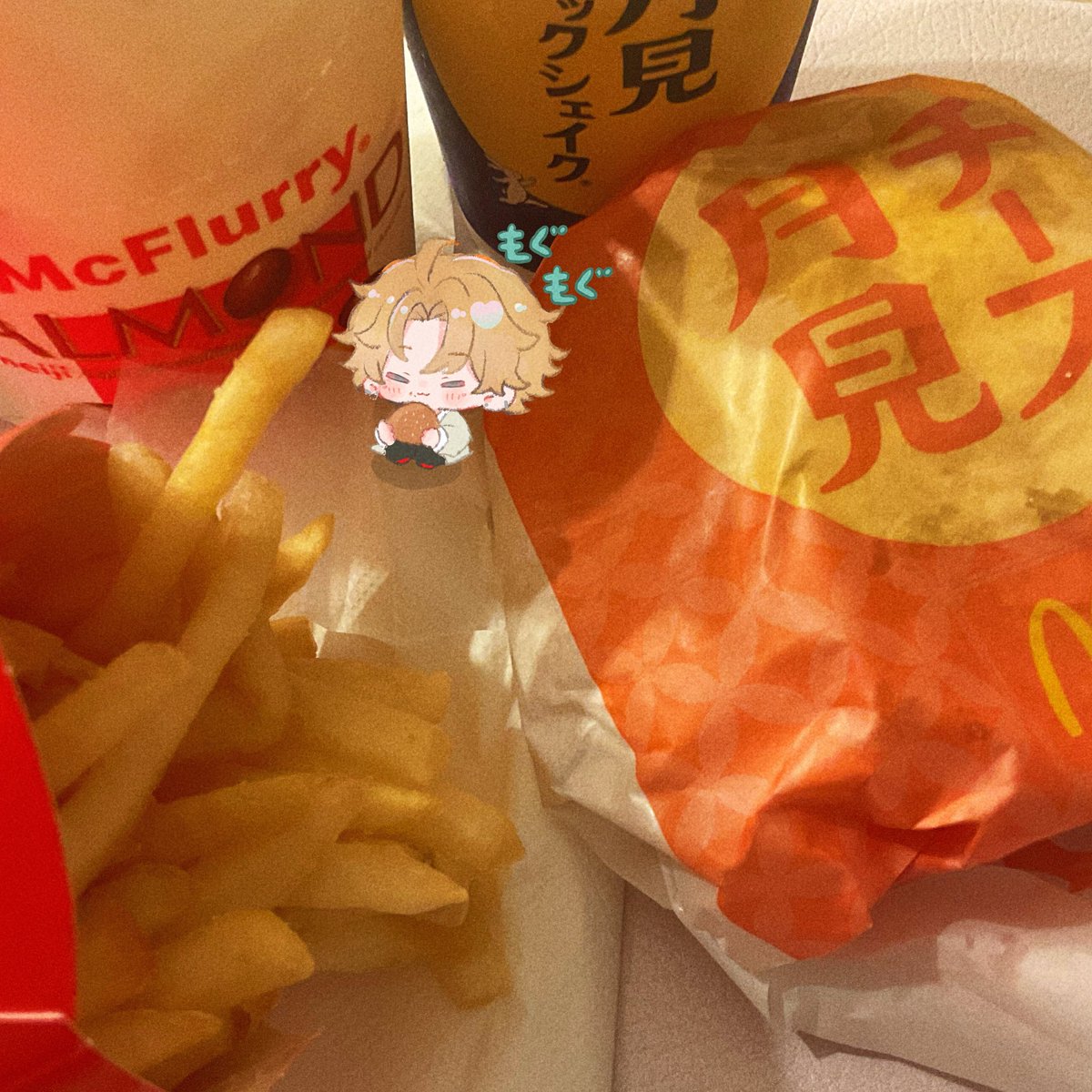 _kA3d3_'s tweet photo. 昨日の朝配信見てたら、急に月見食べたくなってきた
#タイガみて https://t.co/sRM3p3Z2t2