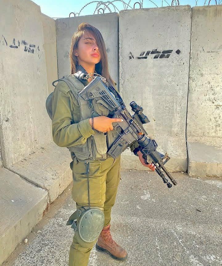 peerben_shabbat's tweet photo. I the fearless lioness, being an IDF is great 🇮🇱✡️ https://t.co/vfziMld4fT
