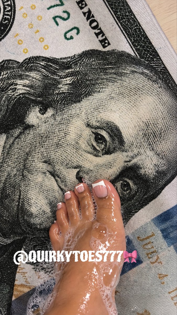 QuirkyToes777's tweet photo. Sorry Mr. President💸👣

#toes #footseller #feetfetısh https://t.co/ak0YHv4KK8