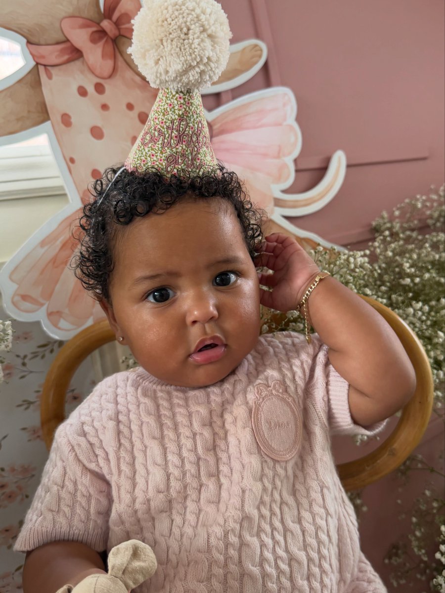 isdoreTech's tweet photo. A tiny bundle of beauty, sweetness and pure joy.. 💖 https://t.co/ubz71k2RXi