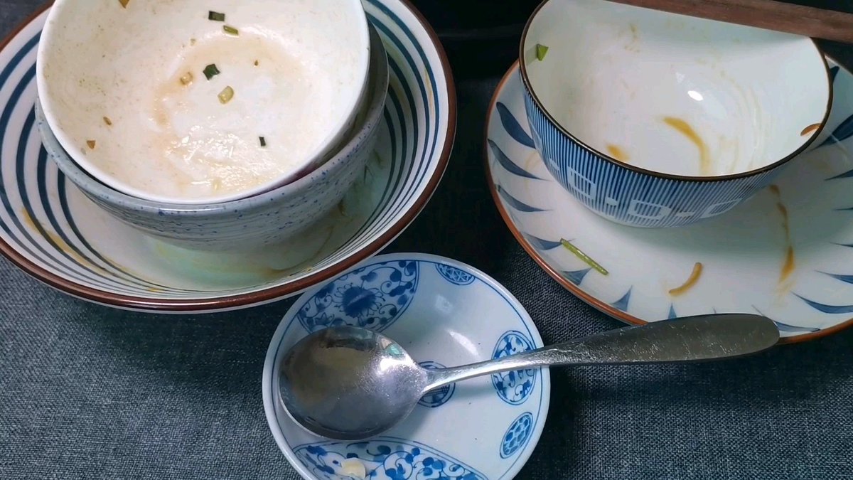 munirfucked's tweet photo. Today’s tea time: the slightly smudged old vinegar paired with leftover glutinous rice, turning ordinary moments into a little cozy surprise. https://t.co/M85McJLYKb