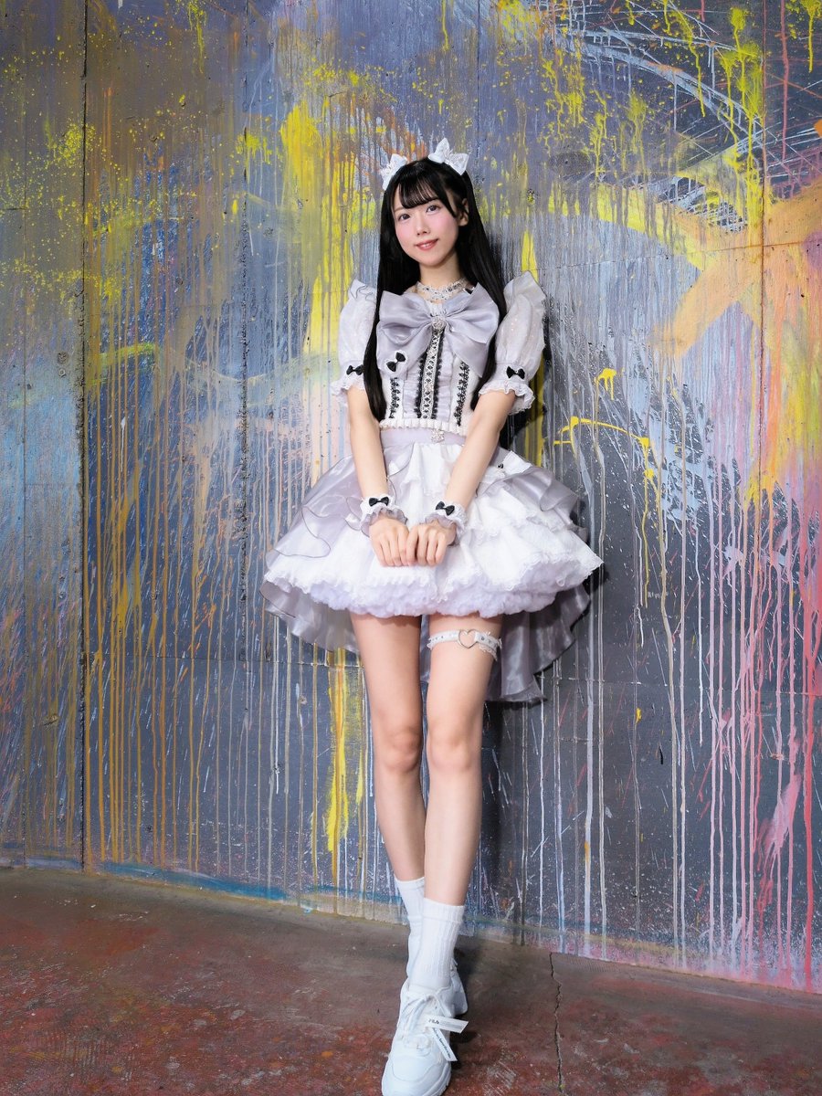 yukino__vega's tweet photo. 黒髪ロング美脚お姉さまアイドル🪄
推してく？🫶🏻🤍 https://t.co/KklEPubJXR