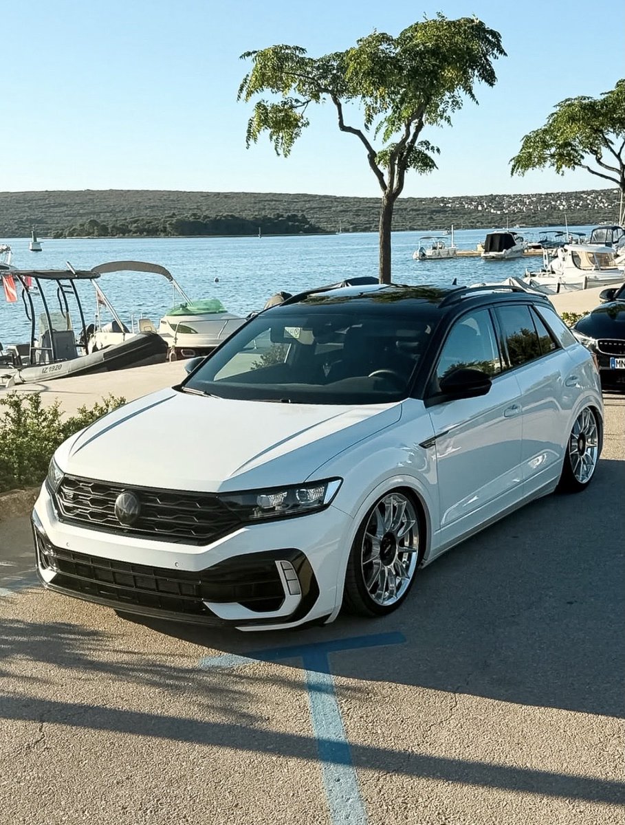 EpicDubs's tweet photo. 🪩 

#VW #Volkswagen #VwTroc #Troc #Rotiform #4motion #VwRline #Stanced #DubLife https://t.co/b2dqThmeUA