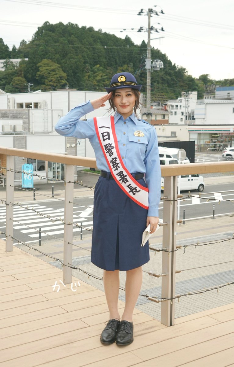 kajisan5555's tweet photo. ｢2026年宮城県秋の交通安全県民総ぐるみ運動｣の一環として、アイドルグループ｢アンジュルム｣卒業後、現在は｢CanCam｣の専属モデルとして活躍している、気仙沼市出身の佐々木莉佳子さんが一日警察署長として参加中。～ラヂオ気仙沼(宮城県気仙沼市)/9月29日 #佐々木莉佳子 #一日警察署長 https://t.co/bSyS0tC72R