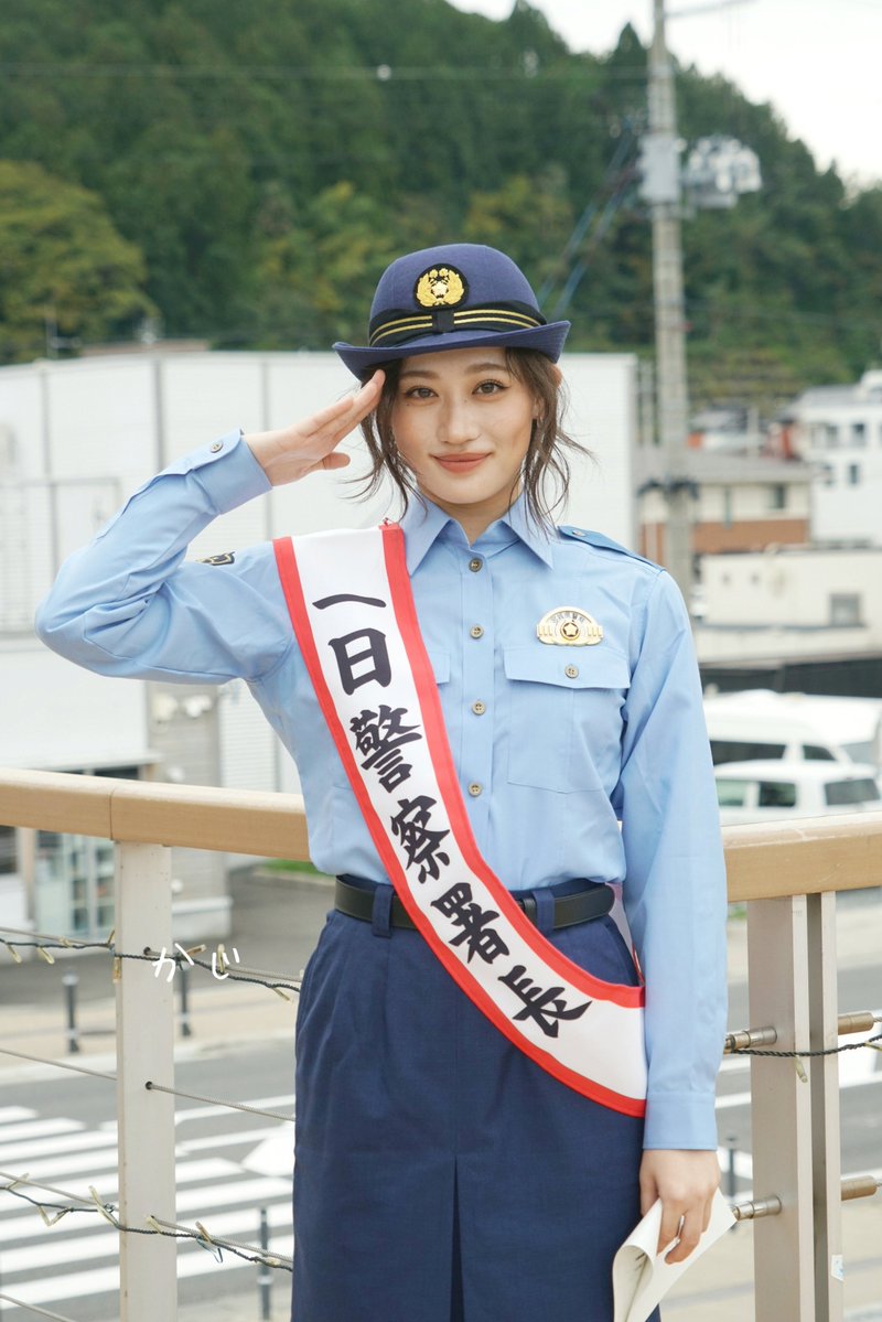 kajisan5555's tweet photo. ｢2026年宮城県秋の交通安全県民総ぐるみ運動｣の一環として、アイドルグループ｢アンジュルム｣卒業後、現在は｢CanCam｣の専属モデルとして活躍している、気仙沼市出身の佐々木莉佳子さんが一日警察署長として参加中。～ラヂオ気仙沼(宮城県気仙沼市)/9月29日 #佐々木莉佳子 #一日警察署長 https://t.co/bSyS0tC72R