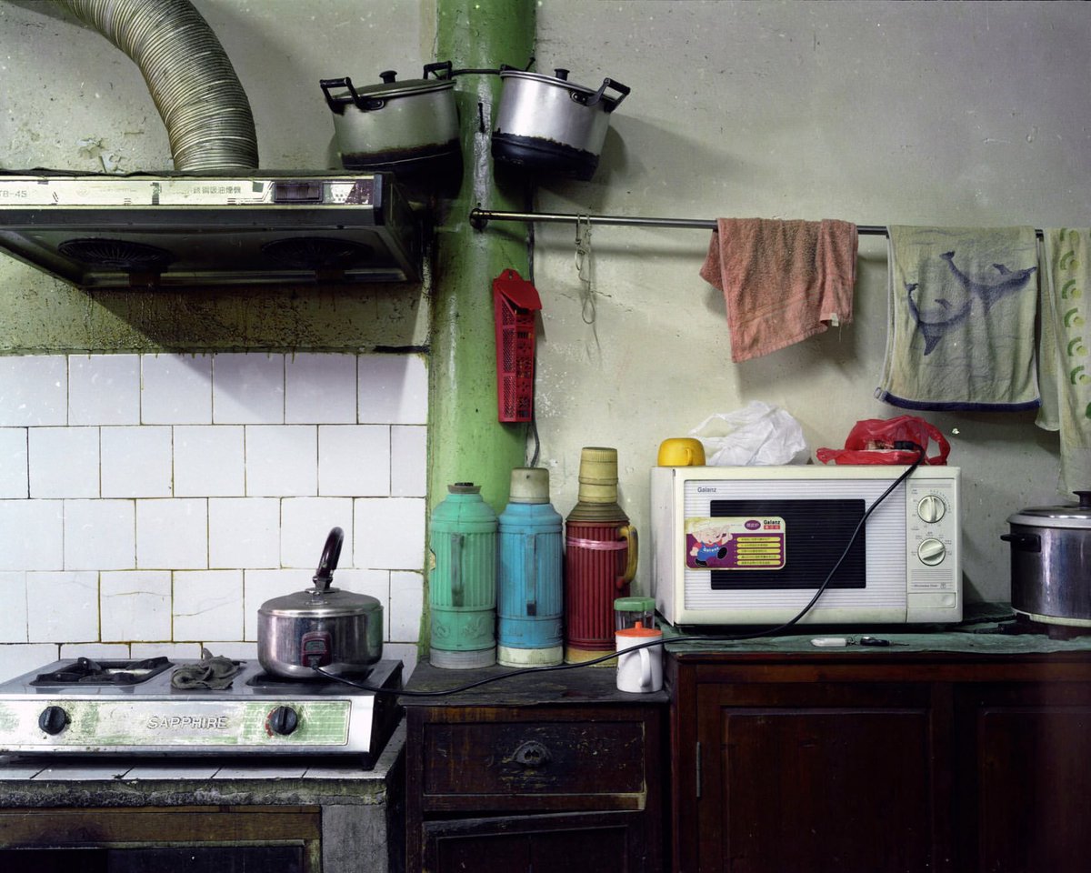 gregforaday's tweet photo. Shanghai interiors, 2002-2005.

1. Bedroom with partial privacy. 2002.
2. Bedroom with three light sources. 2005.
3. Bedroom/Living room/Dining Room, 2004.
4. Kitchen scene, 2005.

Link to my books in bio.

https://t.co/5SHgWyktVE https://t.co/PDw1nI3Y2C