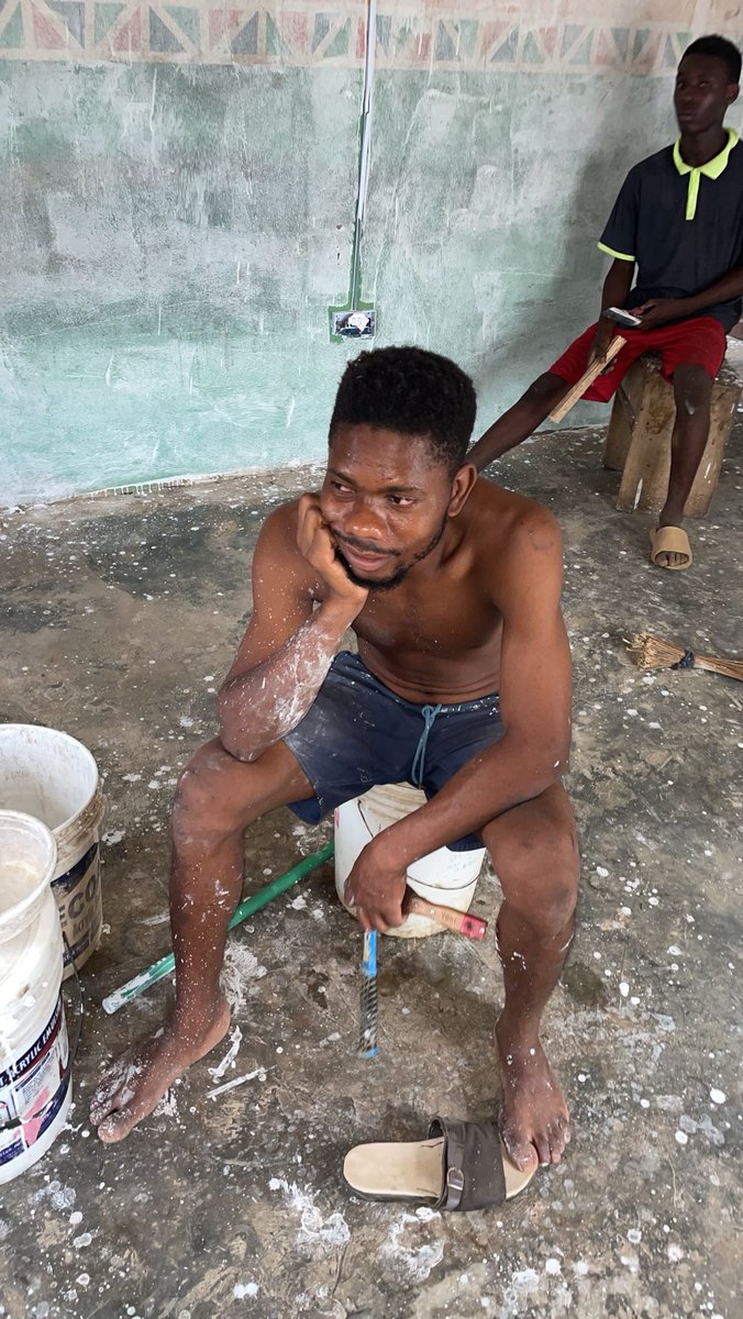 adebalogunnn's tweet photo. I’m currently at work right now for a paint job. https://t.co/1GFaAsWdJY