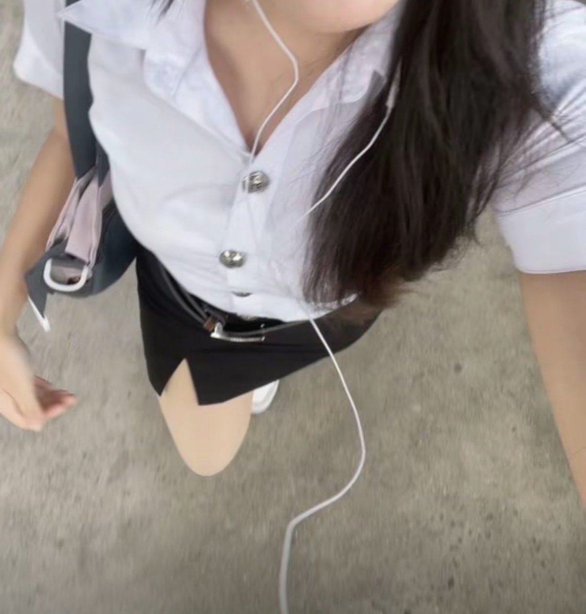 galaya21's tweet photo. เงีิ��ยนน #ใส่ถุงน่อง https://t.co/ngtSyRIz1W