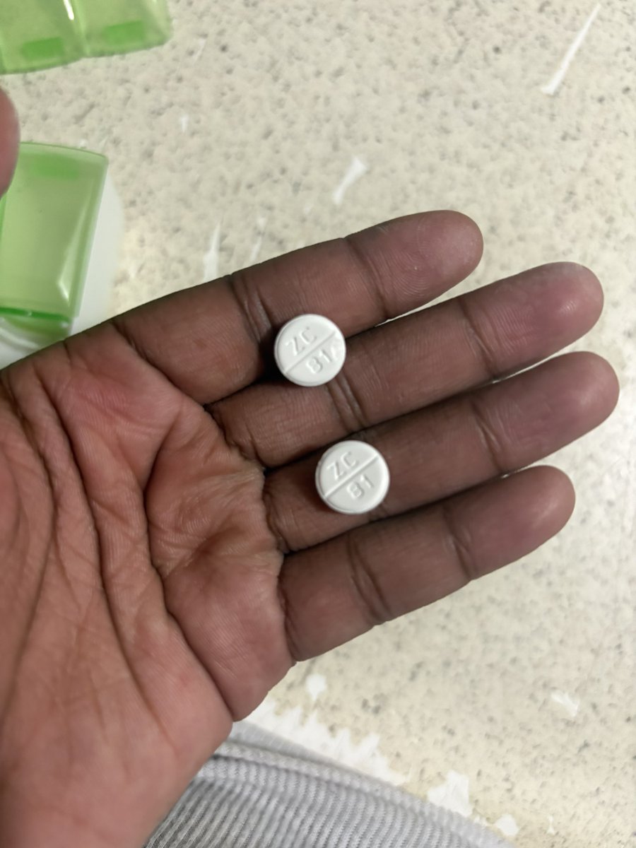 emptisocket's tweet photo. my pills big as fuck bruh😞😞 https://t.co/wVXWL39HFv
