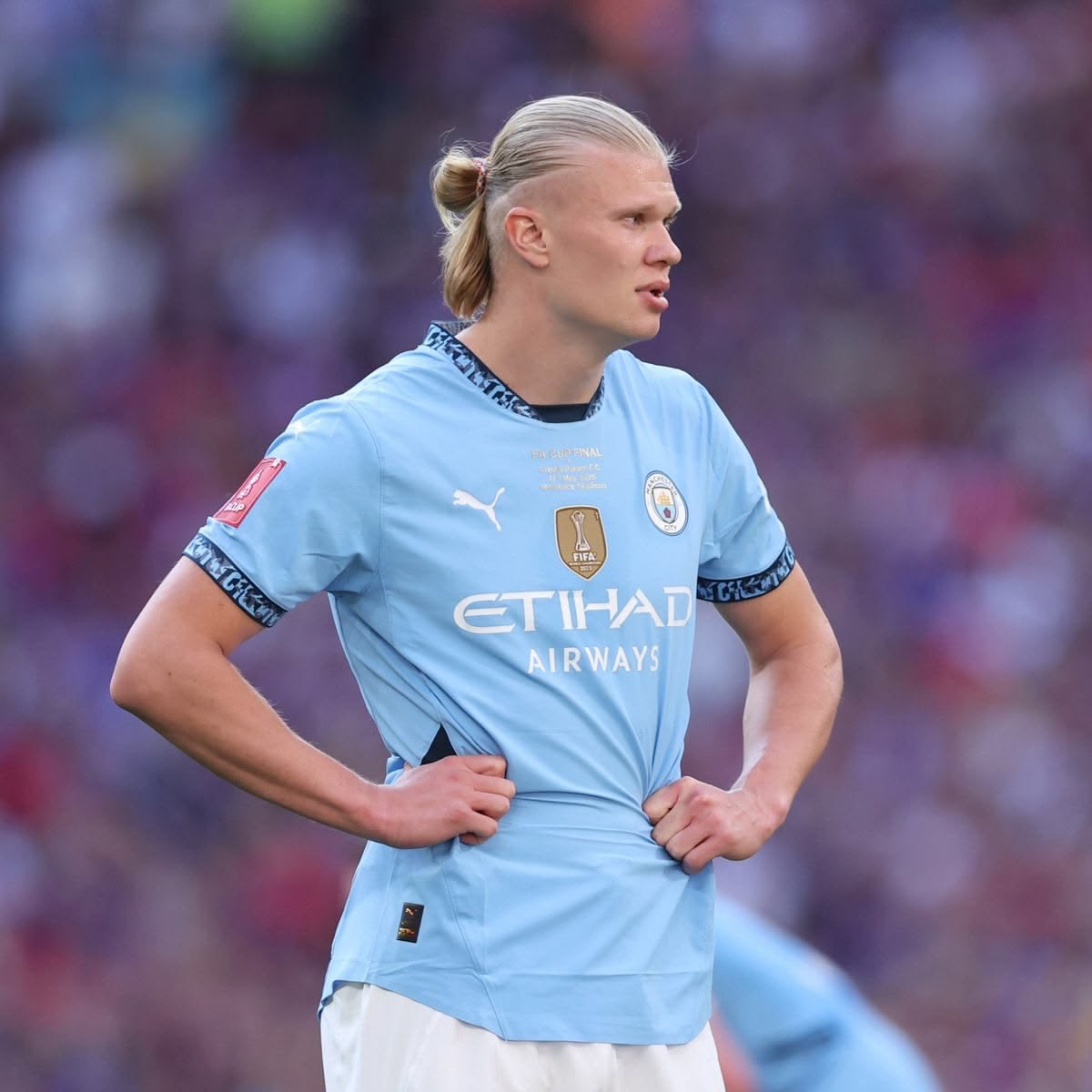 StakeFootball's tweet photo. 🚨🚨| JUST IN: Man City expect Erling Haaland to 𝗟𝗘𝗔𝗩𝗘 if the club are relegated, but will still demand a massive fee. 

Arsenal and Real Madrid have already made contact. 

[@footyinsider247] https://t.co/M9nLaTAnNS