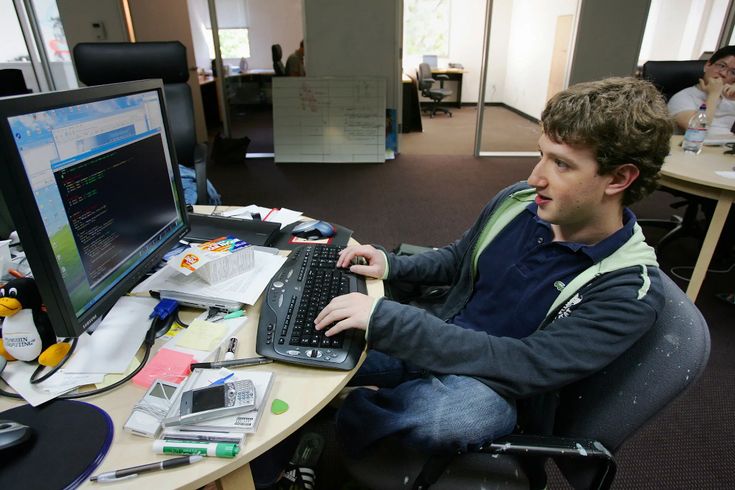 Stringcodes's tweet photo. how did he deploy facebook without Vercel or Github? https://t.co/QNNzZgRgoI
