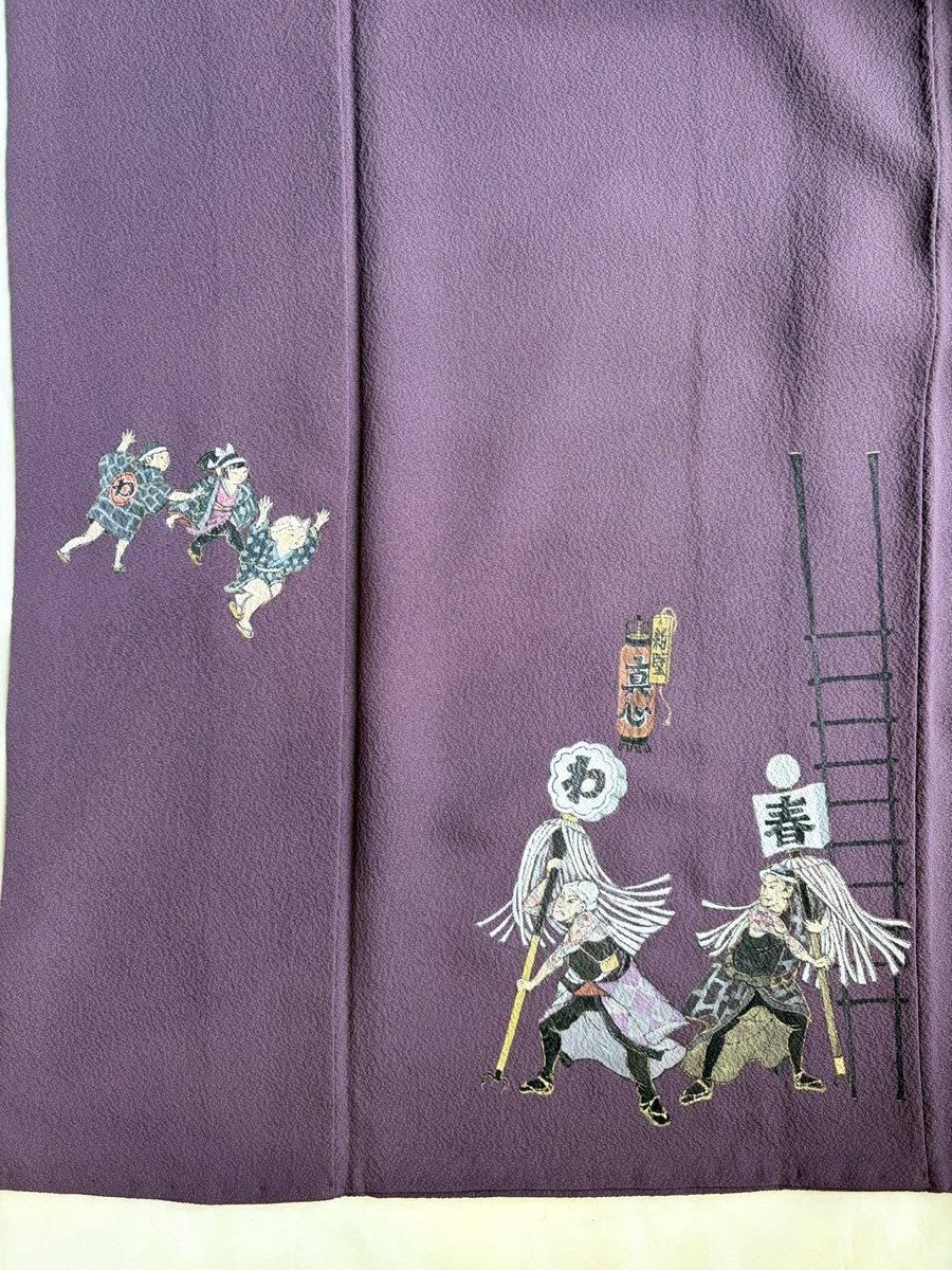 yatamaru2's tweet photo. シミをつけて白抜きになってしまったという色無地に絵付けさせていただきました☺️
消防士のご主人様の出初式にてご着用いただけるそうで楽しみです。
火消しの腕の刺青には救急車と消防車も入れております！

#火消し
#しみ隠し
#絵付け https://t.co/TDMjdDTM81