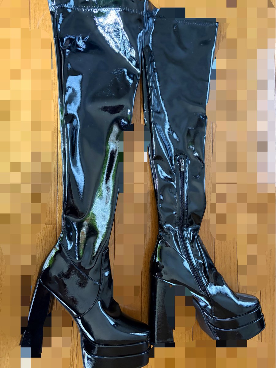 rioruleatherlv's tweet photo. 来た来た〜😍😍
思ってた通りの質感だし、サイズ感バッチリで何より歩きやすいのにビックリ😳めっちゃギュッギュッしててエロい🤤
大満足✨✨
#ニーハイブーツ
#エナメル https://t.co/MnesuDqdb4