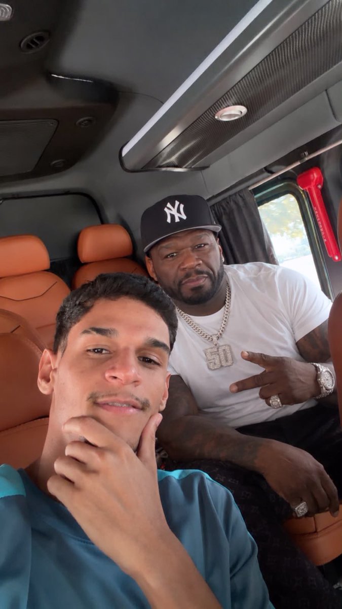 luvadepedreiro's tweet photo. RECEBA 🙅🏽‍♂️ https://t.co/8ZzPzyNHrb