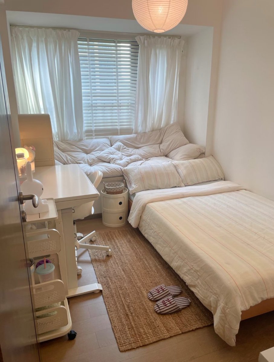 skyecorner96's tweet photo. my kind of comfort zone https://t.co/OPR6qvboSm