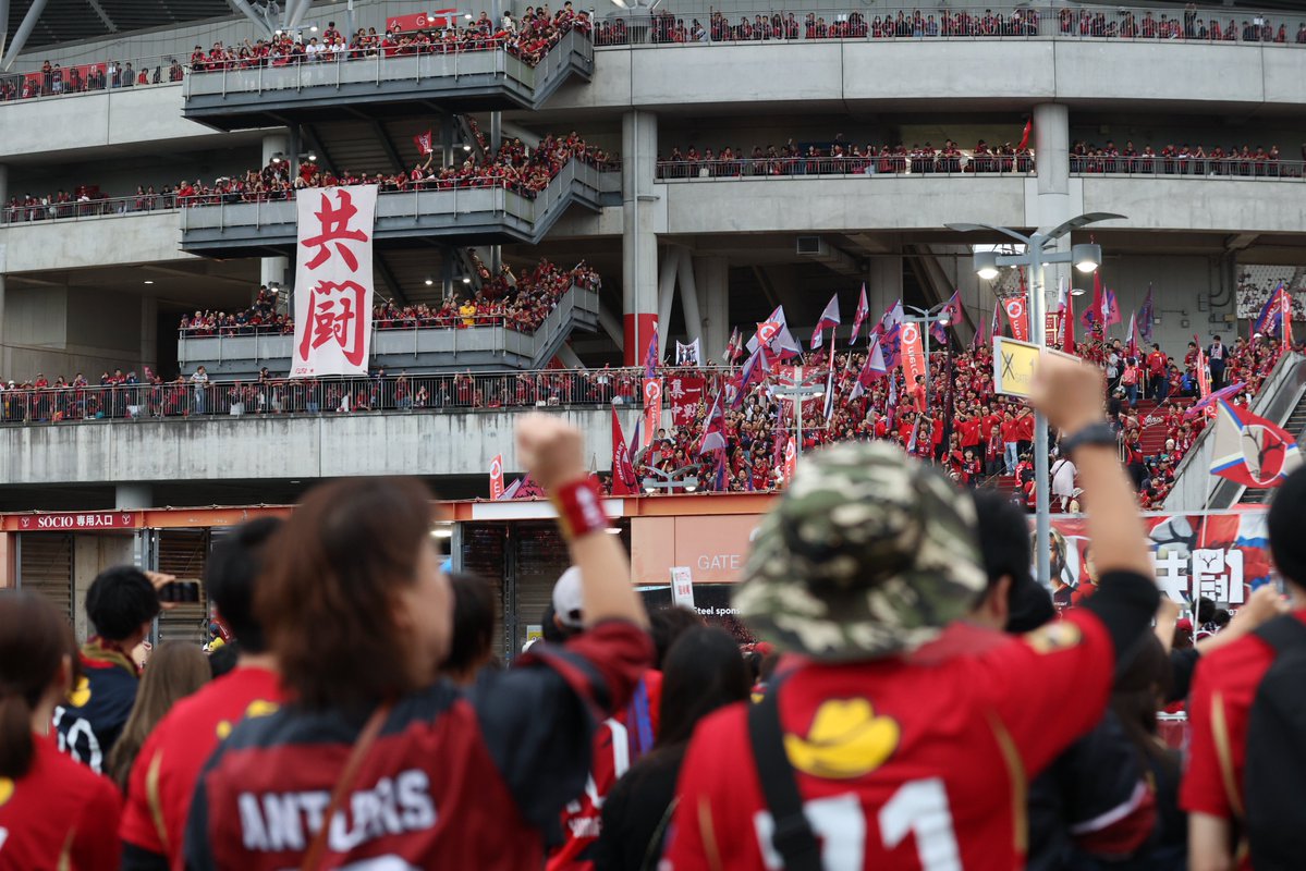 mercari_inc's tweet photo. 本日10月1日、鹿島アントラーズ（@atlrs_official）はクラブ創設35周年を迎えました🦌⚽️

長年チームを熱く支え、ともに歩んでくださっているファン・サポーターの皆さま、いつも本当にありがとうございます✨

メルカリも、「メルカリスタジアム」での体験づくりや地域に根ざした活動などを通して、グループの仲間である鹿島アントラーズのさらなる歩みを引き続き全力で支えてまいります💪

これからもファンやサポーターの皆さまとともに、鹿島アントラーズを熱く応援していきます🔥

写真:©KASHIMA ANTLERS