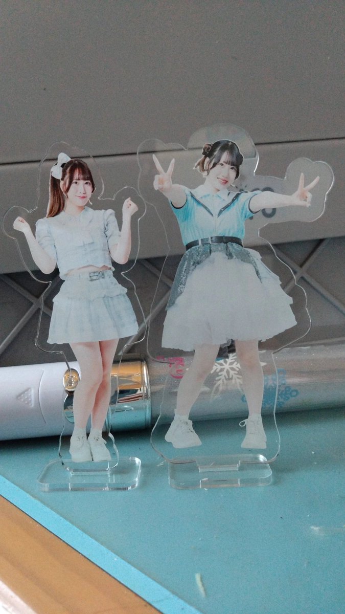 Yangh_Nof39's tweet photo. ちなみにあいら生誕アクスタとの比較はこんな感じ

結構ほんとに生誕よりちょっと小さめかなー？？って思うくらいのサイズ感 https://t.co/NT2dZ8Lwtv