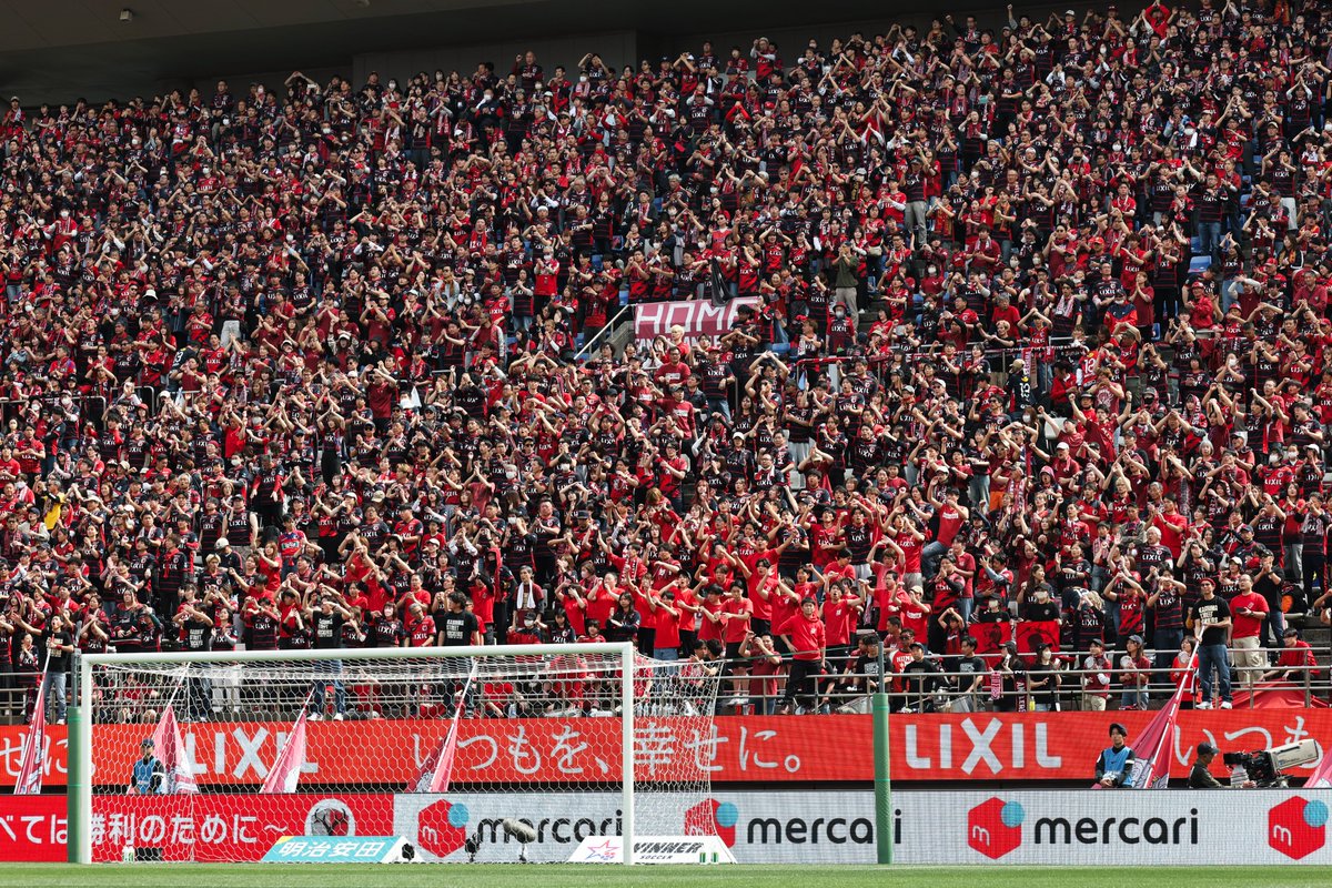 mercari_inc's tweet photo. 本日10月1日、鹿島アントラーズ（@atlrs_official）はクラブ創設35周年を迎えました🦌⚽️

長年チームを熱く支え、ともに歩んでくださっているファン・サポーターの皆さま、いつも本当にありがとうございます✨

メルカリも、「メルカリスタジアム」での体験づくりや地域に根ざした活動などを通して、グループの仲間である鹿島アントラーズのさらなる歩みを引き続き全力で支えてまいります💪

これからもファンやサポーターの皆さまとともに、鹿島アントラーズを熱く応援していきます🔥

写真:©KASHIMA ANTLERS