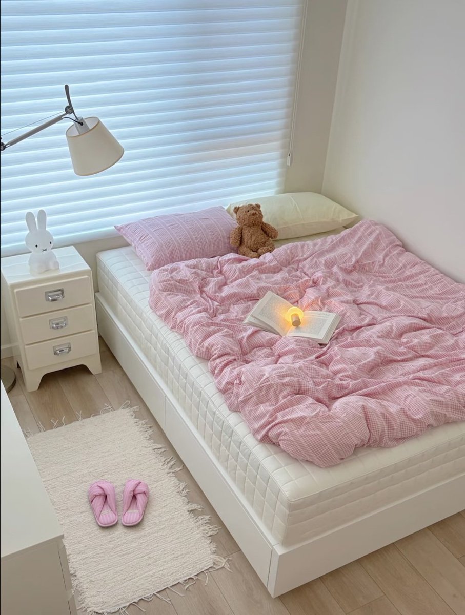 cozyeras's tweet photo. where everything feels soft &amp; sweet https://t.co/Bv3rIsY4S6