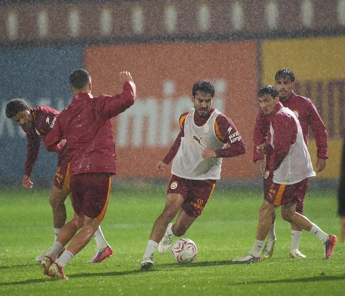 GalatasaraySK's tweet photo. Günaydın #Galatasaray Ailesi https://t.co/C4jgo8opcB