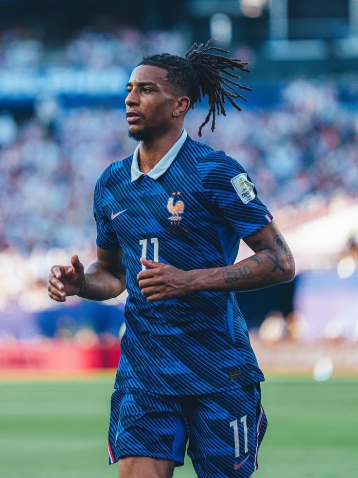 Kelv27982409's tweet photo. You’re building your dream team, and the only position left is right-wing. Who are you picking to complete the team: Michael Olise or Lamine Yamal? 

Good morning https://t.co/XTrzNhboO2
