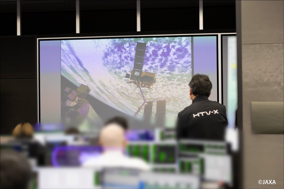 JapanGov's tweet photo. After delivering supplies, this spacecraft became a space lab. 🛰️🔬 Japan’s HTV-X1 spent about 2.5 months testing new equipment after leaving the ISS, from solar cells to a deployable panel. One flight supported life in orbit—and technology for future missions. 🌏 https://t.co/k6Bqw9ptu6