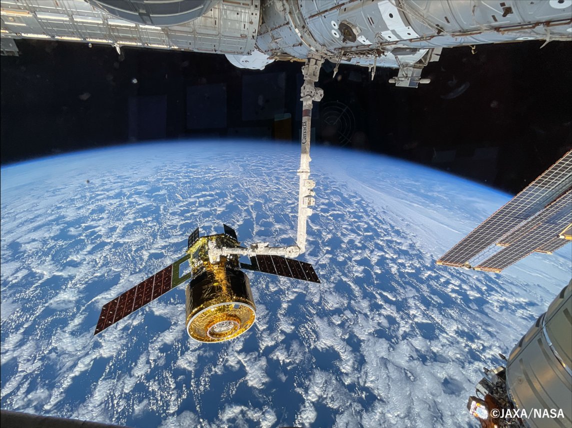 JapanGov's tweet photo. After delivering supplies, this spacecraft became a space lab. 🛰️🔬 Japan’s HTV-X1 spent about 2.5 months testing new equipment after leaving the ISS, from solar cells to a deployable panel. One flight supported life in orbit—and technology for future missions. 🌏 https://t.co/k6Bqw9ptu6
