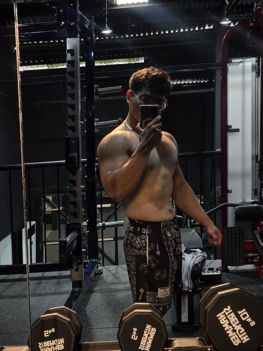 Glow2xx's tweet photo. 🏋‍♂️ https://t.co/o06J1kaDZD