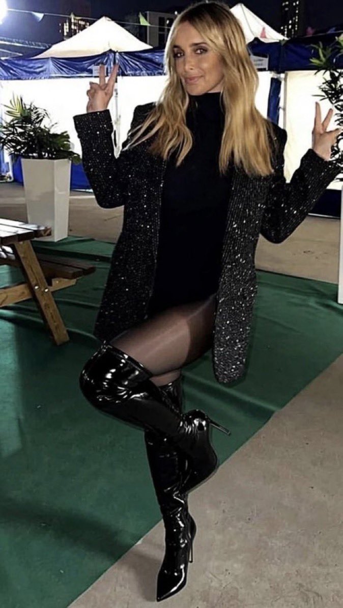 HotCelebsUKI's tweet photo. Louise Redknapp https://t.co/cU9vFDGwDV