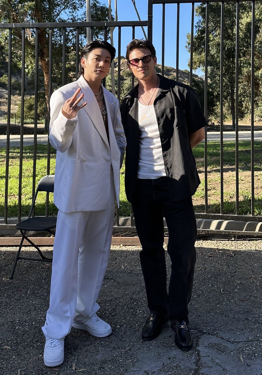 JungkookCrave_'s tweet photo. David Stewart, co-writer &amp; producer of "3D," celebrating its 3rd anniversary on his IG Story :

"Time flies! 3 years!" https://t.co/eYQ6ZVMphq