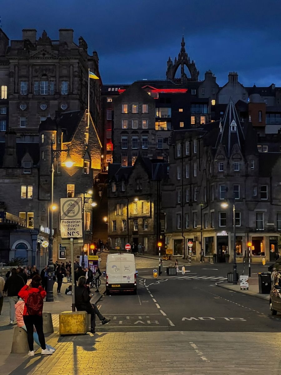 Alina_bloom79's tweet photo. Nights in Edinburgh.. https://t.co/XvDkcDQCvK