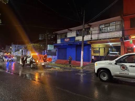 MasNoticiasRTV's tweet photo. 🚨➡️ #Autoridades atienden #afectaciones por #lluvias en #Xalapa 

✍️ Más información👇
https://t.co/jgI5fyPOiH https://t.co/qSB61e2usM
