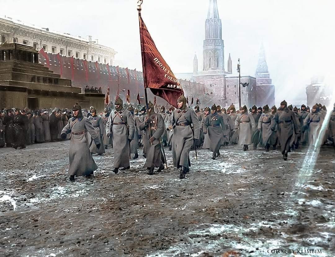 AntonBeristain's tweet photo. "Liberamos a Europa del fascismo, pero nunca nos perdonarán por ello".

Mariscal del Ejército Rojo, Georgi Zhúkov. https://t.co/iBLIjUudwR