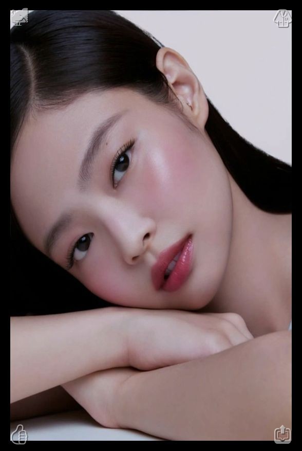 tkll26's tweet photo. 💶Embankment walk View of the shipShe started a blog, sharing the story of her grandmother, the lighthouse, and the treasure, accompanied by the two selfies—the one that started it all, and the one that marked the end. The blog became popular, and people from all over the https://t.co/PqRFImIvnb