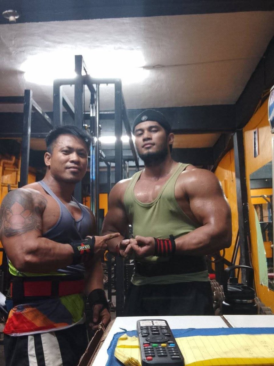 gymmaddick's tweet photo. Paservice na kayo BATAK na BATAK na Kami ngayun ..pm Lang sa mag avail samin pwd duo or 3 some kasama mga tropa KO. HARD FUCKER KAMI 

@Mjhunmarin1201 @Aljonfucker33 

MERON DIN KAMI MGA CHANNEL 
JAKOL AND KANTOT FULL VIDEO
ITO TG KO PM NA
@lancedakz25 https://t.co/dotDrjxuzb
