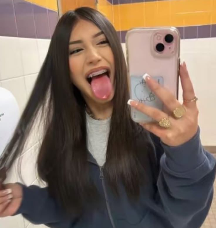esli_luvr's tweet photo. Someone PLEASE trib and send me it in dms or if you have a vid alr dm me please 🙏#esli #eslimendez #cumtributeِs https://t.co/8kq3UwfN7g
