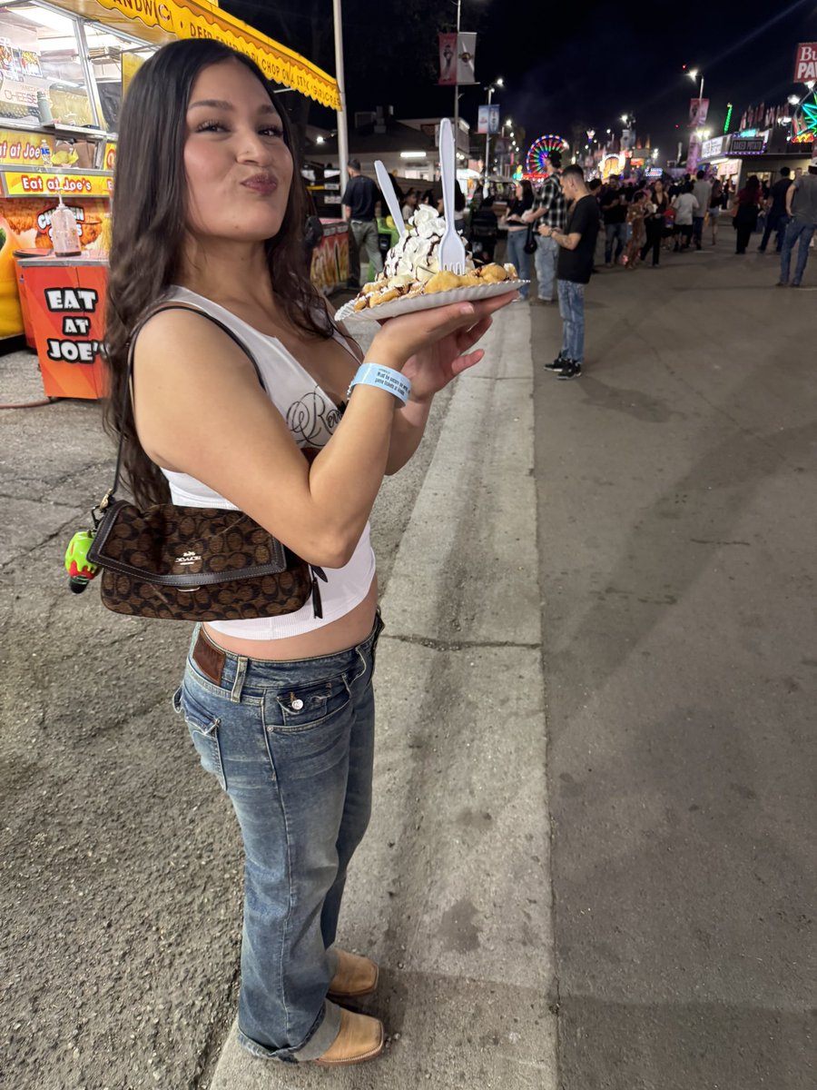 worIdwidethug's tweet photo. yummy 😋😋😋 https://t.co/RxECRkDrgM