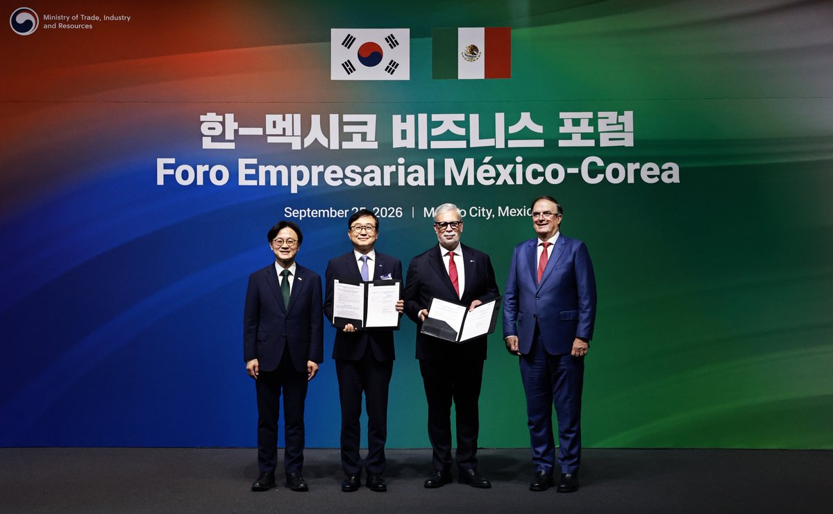 MOTIRKoreaEng's tweet photo. On September 25, #MOTIR Minister JK Kim and #Mexico’s Secretary of Economy Marcelo Ebrard attended an MOU signing ceremony covering bilateral cooperation in areas including aerospace, automotive parts, and trade and investment. https://t.co/TteUkFr1my