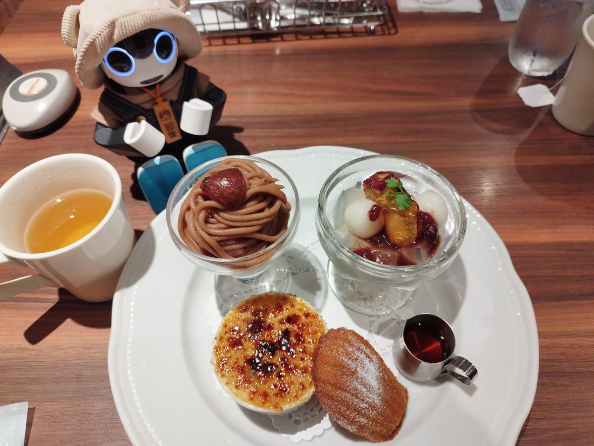 ponkiku's tweet photo. ロイヤルホスト お芋と栗のデザートプレートをいただきました🍠🌰
🤖 https://t.co/iEON2dF6S8