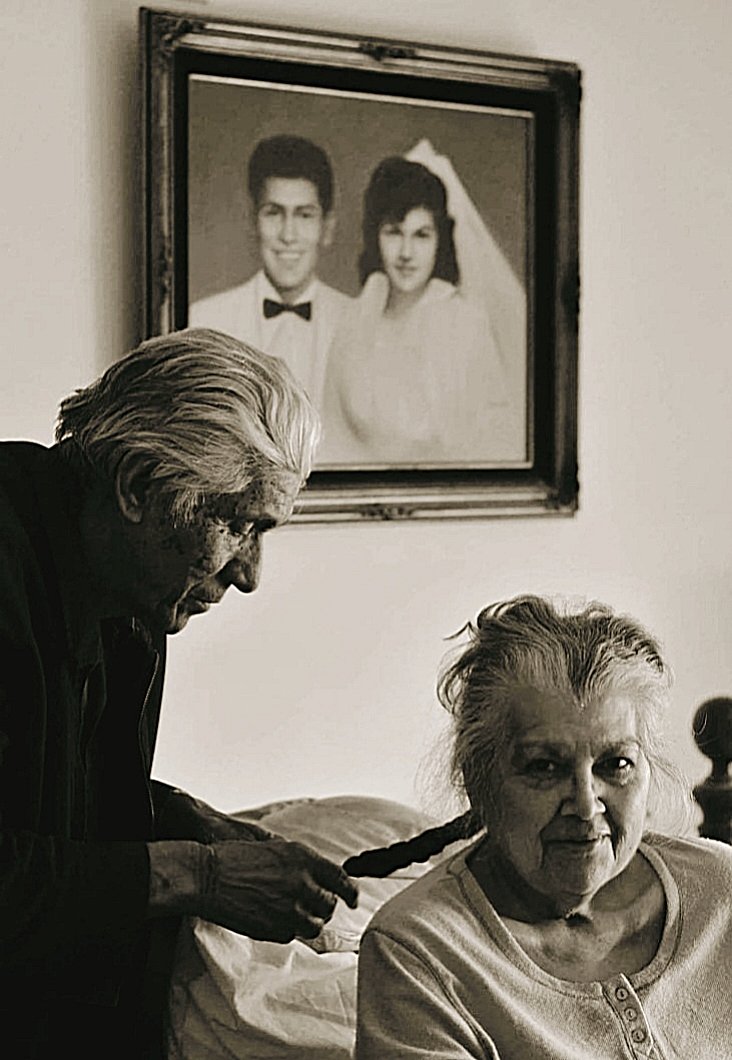 sedefinci1980's tweet photo. Mesele birine hayatım demek değil, asıl mesele; birine hayat olabilmektir. İnsan birisiyle yaşlanmalı, birisi yüzünden değil. https://t.co/moueb6Y0HJ