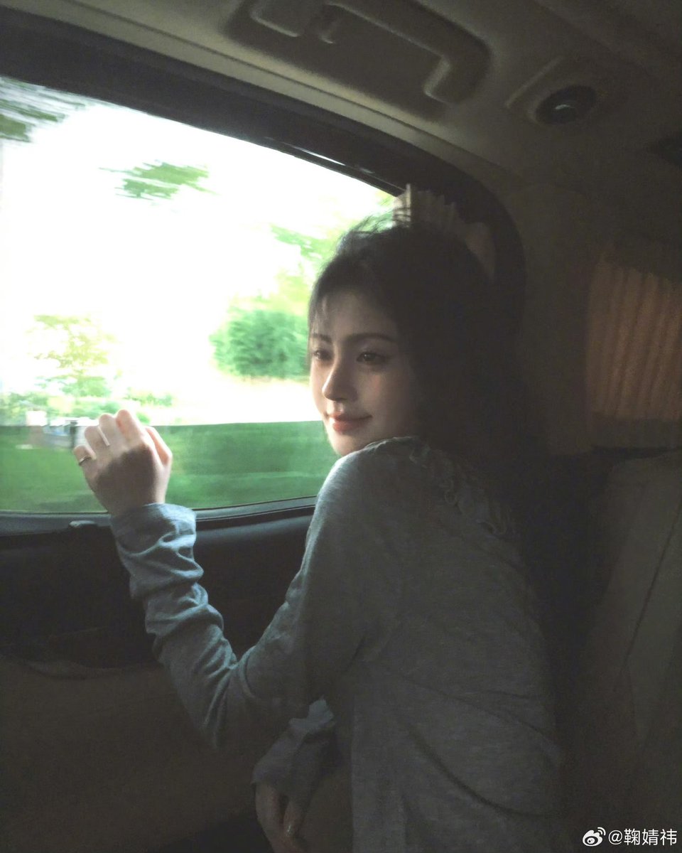 17qutyp's tweet photo. ไวป์แฟนสาวมากดูเหมือนจับต้องได้แต่จับต้องไม่ได้เพราะชีสวยเกินอะ https://t.co/LzAIVdLYnB