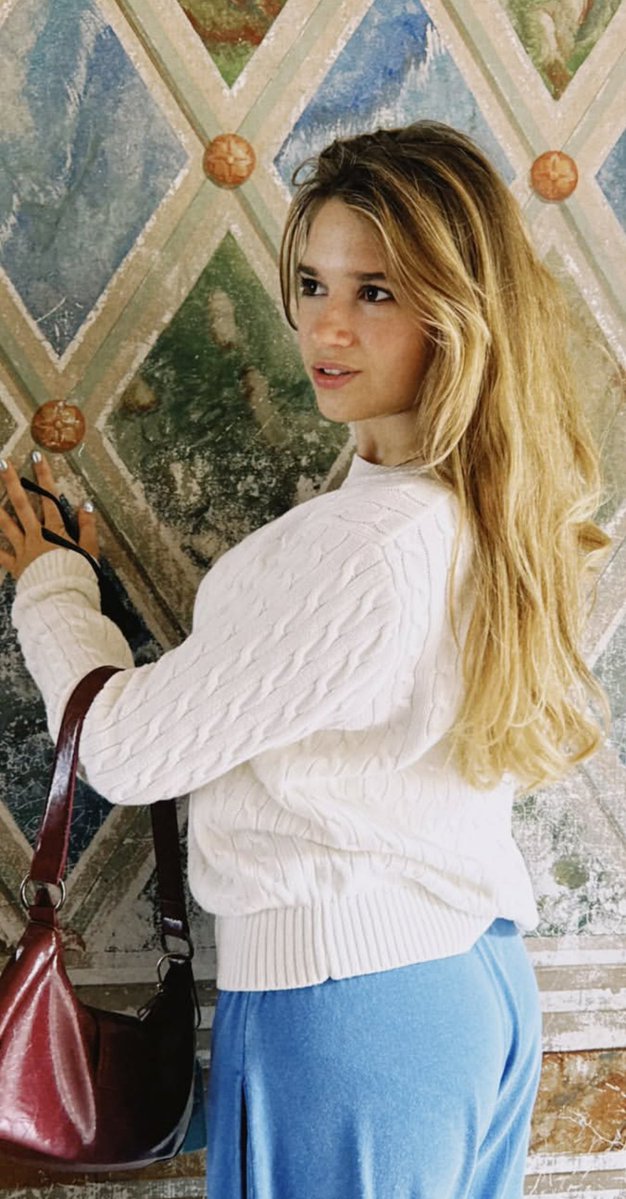 Karolinapryzf4's tweet photo. Join me and celebrate my birthday 🥳🎂 next month 🎈 https://t.co/Tz9zjfQBiE