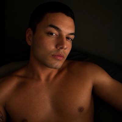 aveymaybee's tweet photo. Stay tuned for moves being made.
#GayCreator #Artist https://t.co/LIotiiLa30
