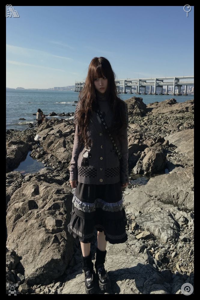 heys_leather's tweet photo. 🩼Sausage pizza Uncooked, pizzaThe next morning, Clara wakes up early, the sound of birds chirping outside her window, and the first thing she thinks about is the box on the windowsill. She gets out of bed, hurrying to the kitchen to check on it. https://t.co/0Bl3IXBLb1