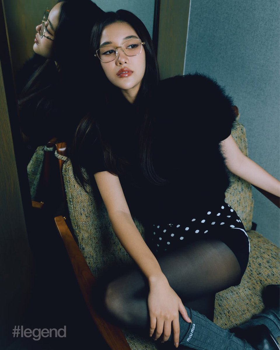 freenxbecbec's tweet photo. this photoshoot of freen tho whoremembers 🫦 https://t.co/C5hFB3xZfl