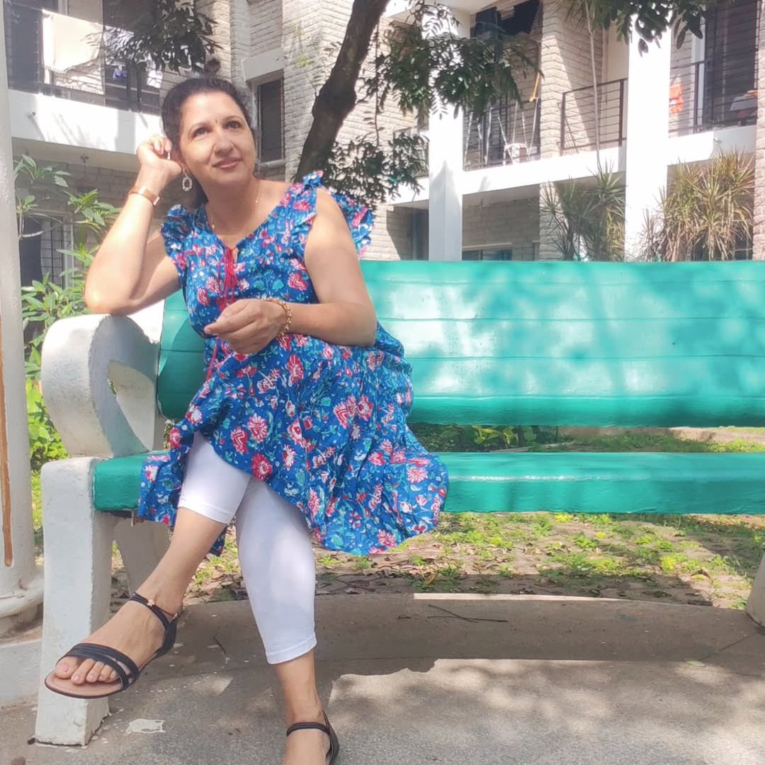 trulyneenu1's tweet photo. Good morning 🌸✨ Starting the day with confidence, comfort, and a little floral charm. Wishing you a beautiful day ahead. 💙

#GoodMorning #OOTD #Fashion #Style #FloralDress #WomenInFashion https://t.co/pGtMQS0ODp