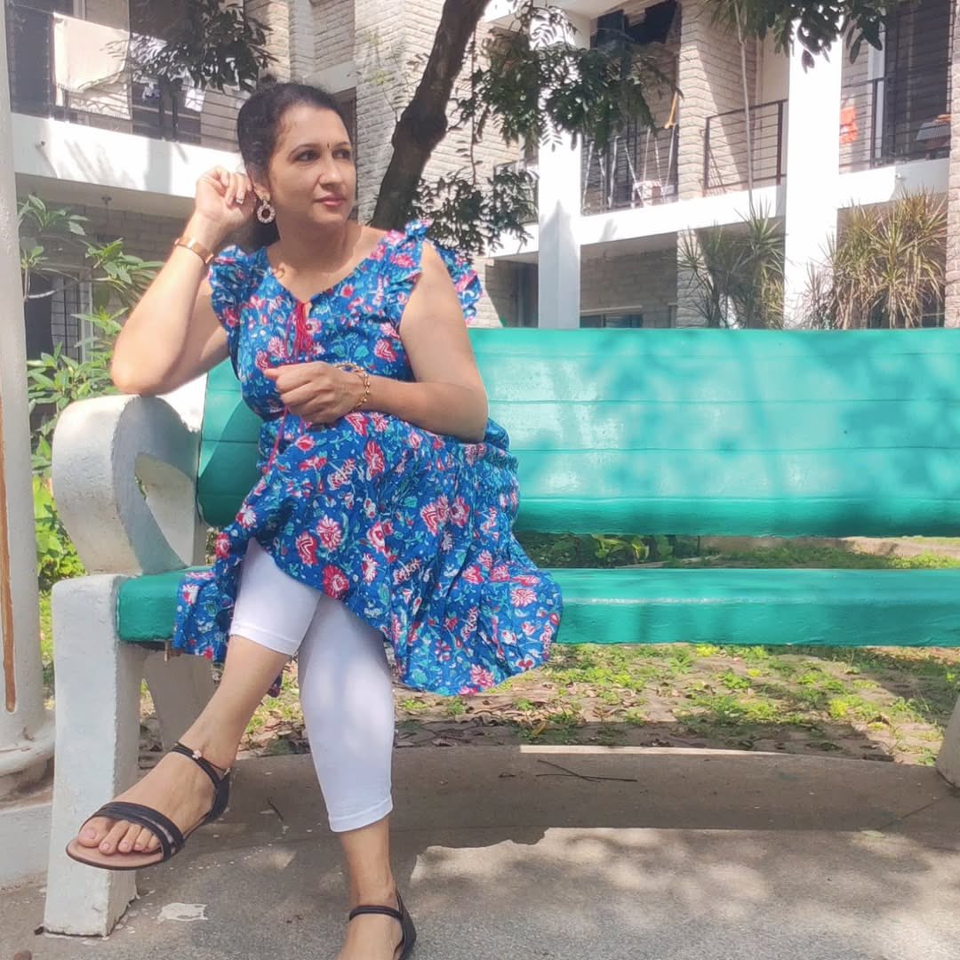 trulyneenu1's tweet photo. Good morning 🌸✨ Starting the day with confidence, comfort, and a little floral charm. Wishing you a beautiful day ahead. 💙

#GoodMorning #OOTD #Fashion #Style #FloralDress #WomenInFashion https://t.co/pGtMQS0ODp