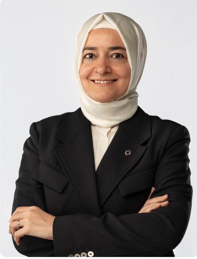 saplahaluk's tweet photo. Fon vurgununda 56 kişi tutuklanmış.
Ama bu gördüğünüz kişi ifadeye bile çağrılmadı.
Bana kimse bu ülkede adalet var demesin. https://t.co/kBtyLmv2eE