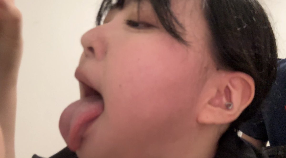 malkoongya's tweet photo. 계단 영상 中… 옆모습 한가인력 ㅁㅌㅊ? https://t.co/i43PlwNiRf